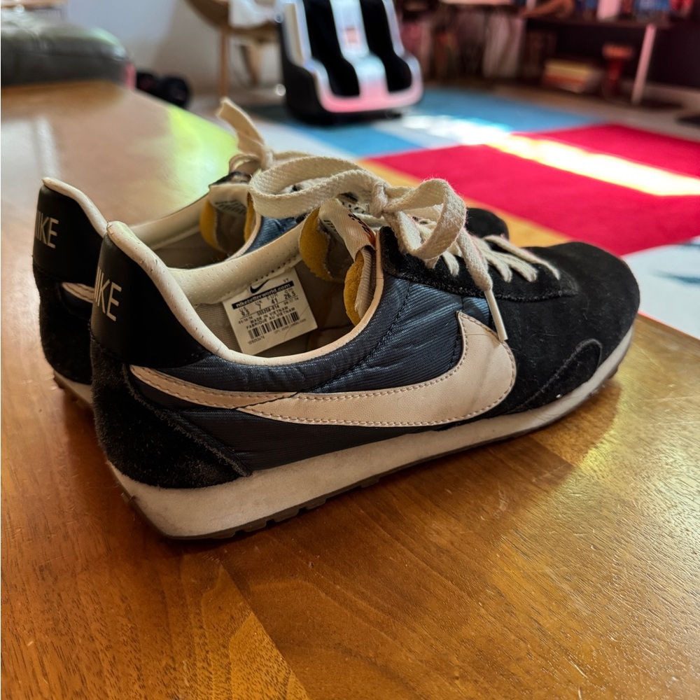 Nike Women’s Vintage Pre Montreal Racer